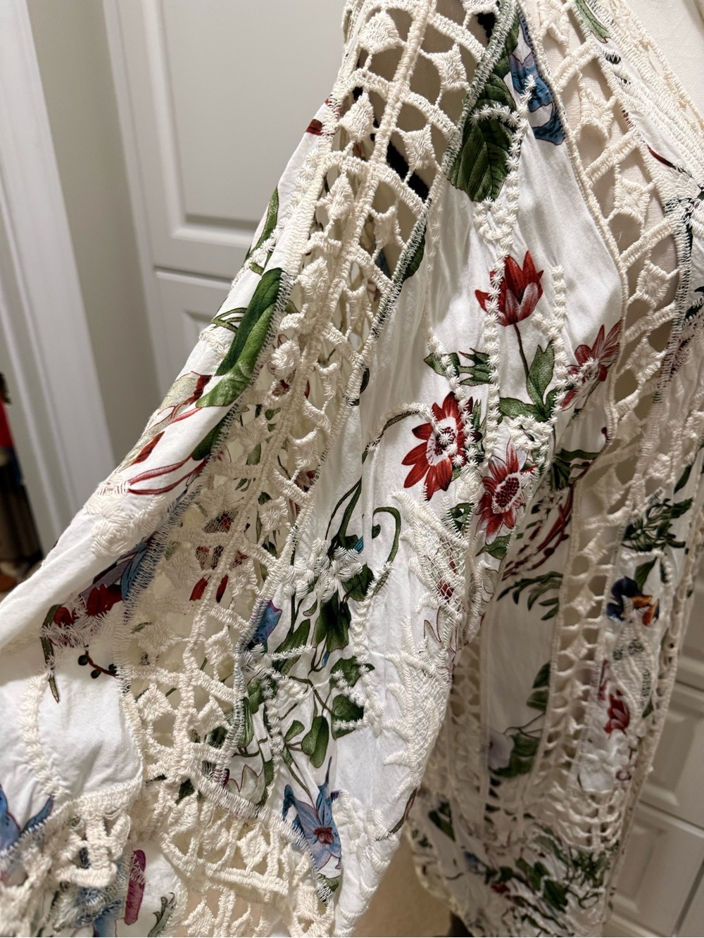 *New Anthropologie Clea crochet Kimono One Size - Picture 7 of 11